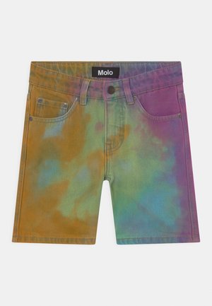Kolorowe szorty dżinsowe z wzorem tie-dye w odcieniach pomarańczowego, zielonego, niebieskiego i fioletowego. Standardowy design kieszeni z metką z logo Molo.