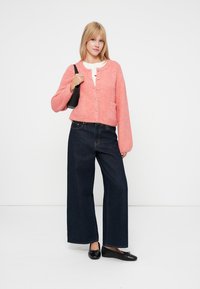 Object OBJSAGGIA koralowy