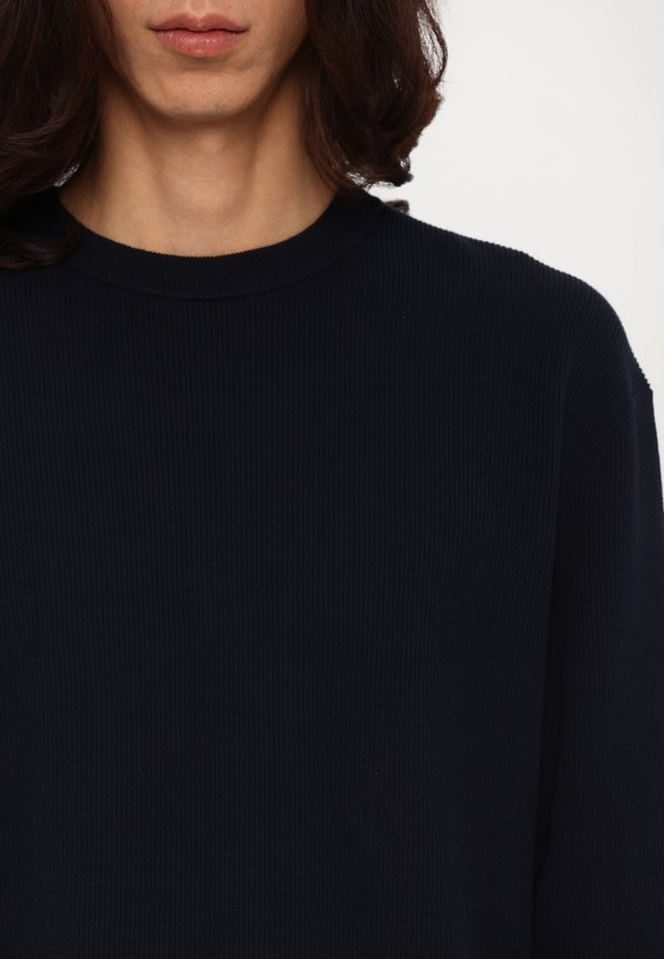 Jumper - dark night4