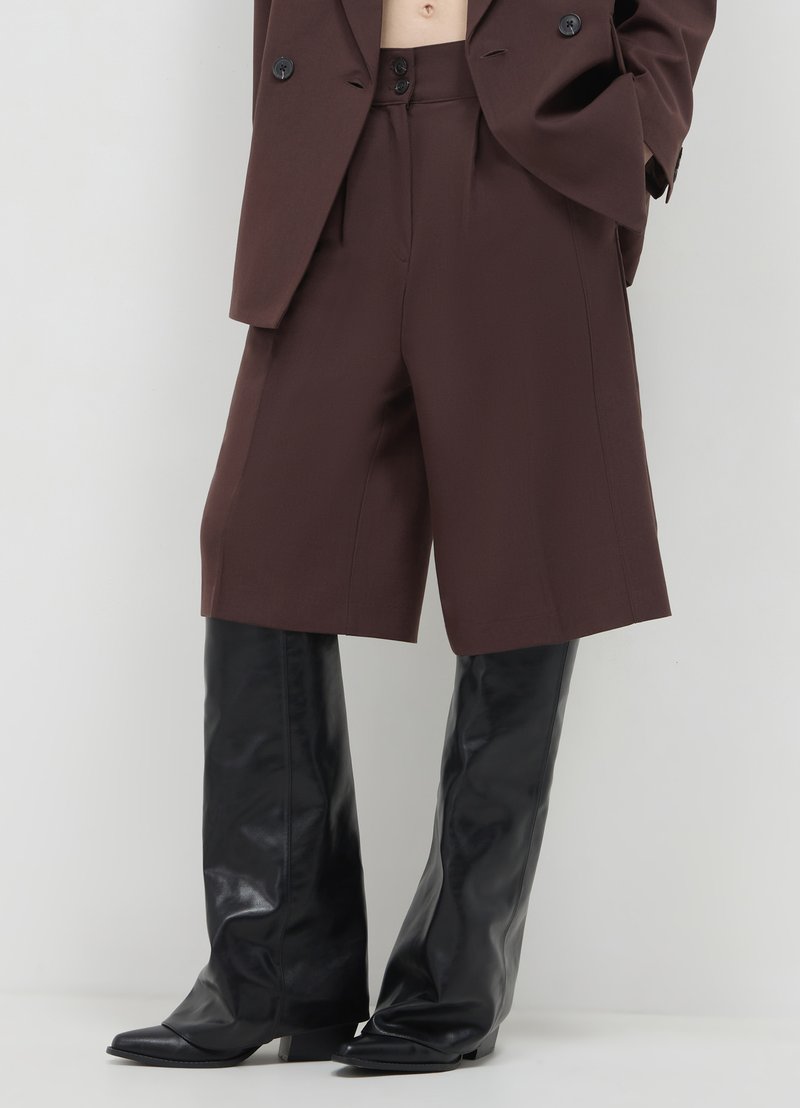 Calliope Short - marrone