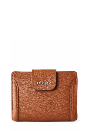 Portafoglio in pelle marrone con texture e chiusura a scatto, con logo "PICARD" argentato sulla pattina frontale.