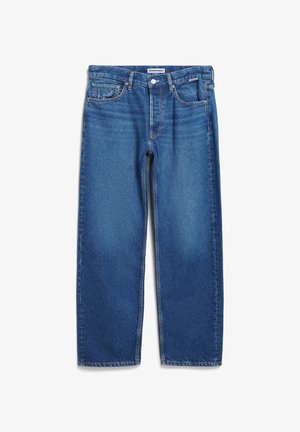 Blauwe spijkerbroek met een losse pasvorm, hoge taille, vijf zakken en een traditionele knoopsluiting. Vage slijtage- en stikseldetails zichtbaar.