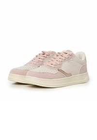 Zapatillas bajas de ante y cuero rosa claro, con detalles perforados, cordones a juego y una suela de goma crema.