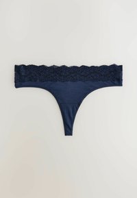 Navy blauwe string van gladde stof met een kantafwerking aan de taille. Heeft een minimalistisch ontwerp en een elastische tailleband voor comfort.