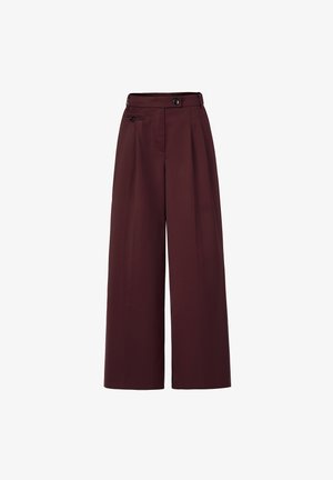 Hoge taille wijde broek in diep bordeaux met een sluiting met knopen aan de voorkant en twee met knopen gesloten zakken op de tailleband.