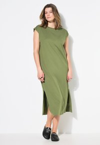 Studio Untold DÉCOLLETÉ ROND FENTE SUR LE CÔTÉ - Žerzejové šaty - algae