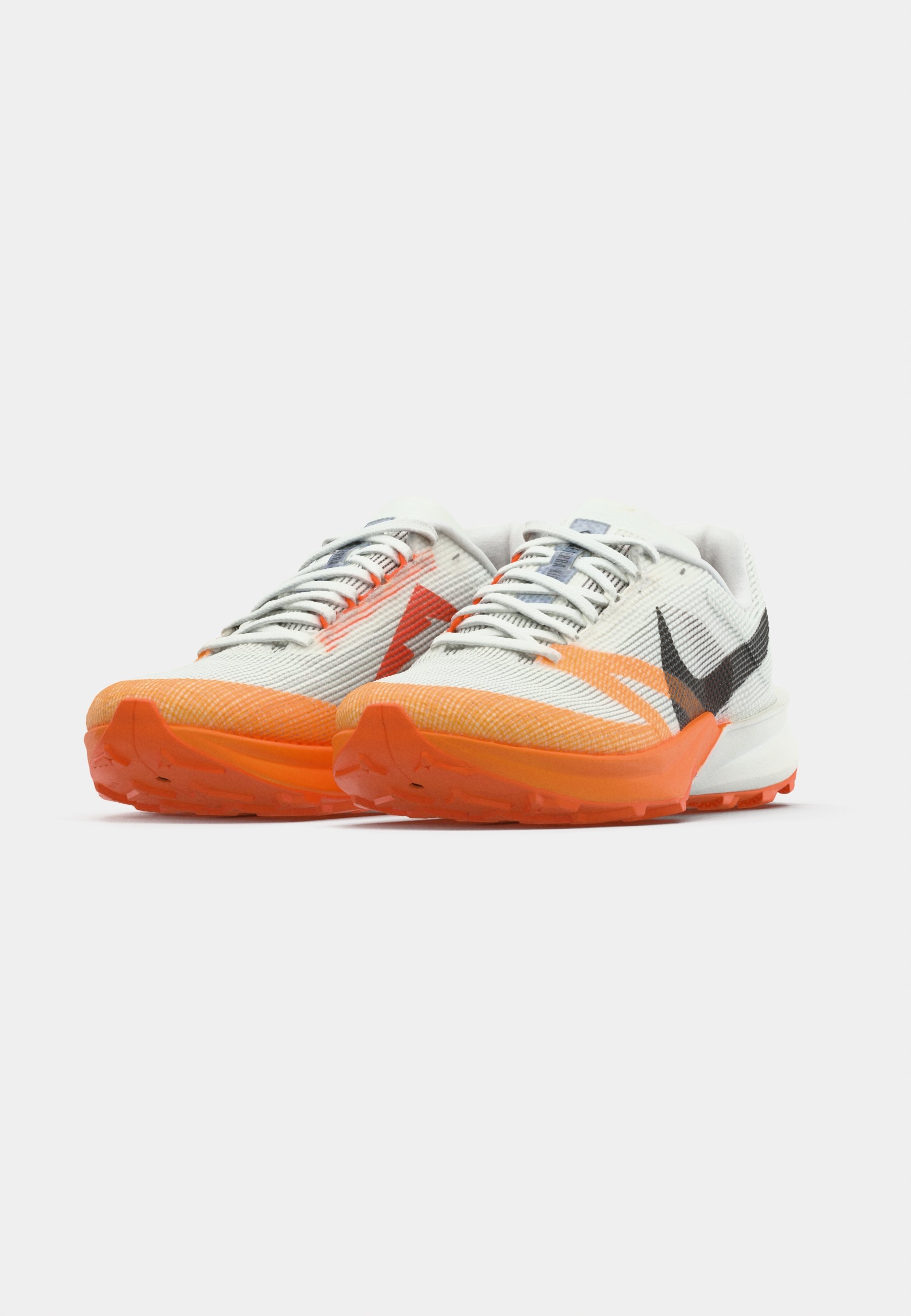 Nike Performance TERRA KIGER 10 - Pantofi alergare trail - white