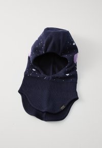 Bucșă tricotată navy cu o ajustare strânsă, având un design stelar în alb și mov, secțiune texturată cu dungi și margini netede.