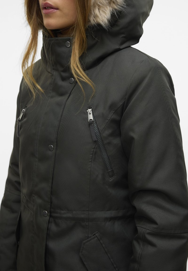 Parka Vince En Cuir Vert Bois De Brosse - Taille S - Neuf Avec étiquettes - Style Urbain Chic