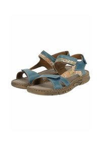 Sandalias azules de cuero con un patrón floral texturizado en las correas. Cierres ajustables de velcro y suela de goma marrón.