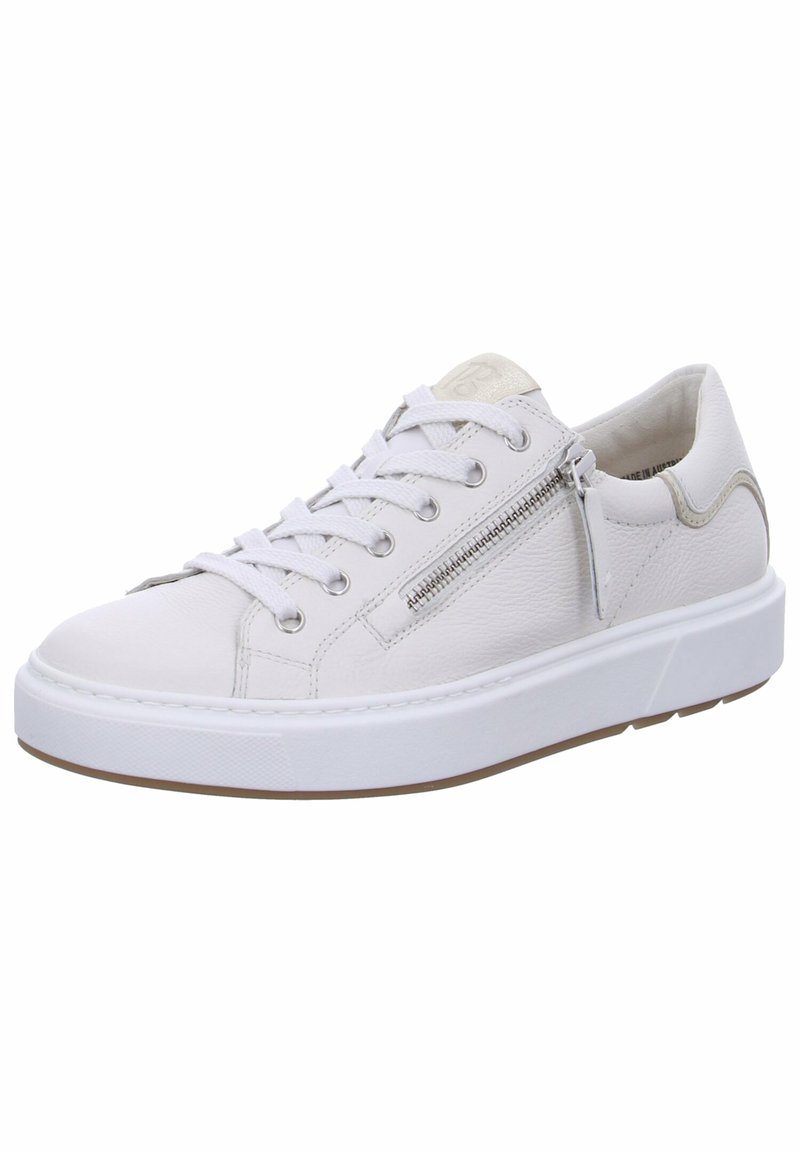 Sneaker bianca in pelle con punta tonda, chiusura con lacci, zip laterale e parte superiore testurizzata. Suola bianca con accenti marrone chiaro.