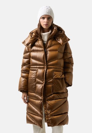 BEATE-D1 - Kabát z prachového peří - hazel