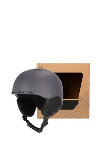 Matt grå hjälm med öronskydd, ventilationshål och justerbart spänne. Levereras med en brun låda med utskuren fönstervy.