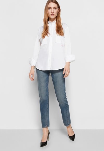 Victoria Beckham OLIVIA - Calças de ganga de perna direita - steel blue wash