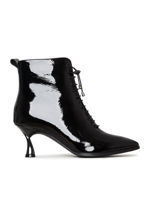 Cesare Gaspari Nauhalliset nilkkurit - black patent