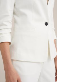 WE Fashion Blézer - white