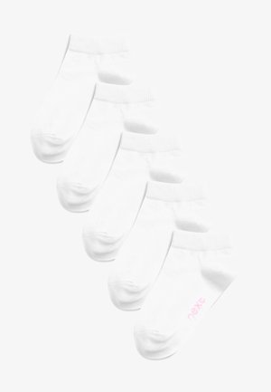 Calcetines blancos hasta el tobillo, hechos de una mezcla de algodón, con un puño acanalado, textura suave y un sutil logo rosa "next" en un calcetín. Conjunto de cinco.
