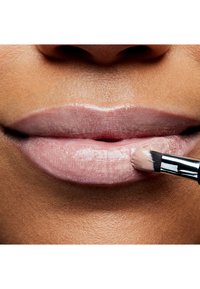 MAC LIPGLASS - Lipgloss - showing skin