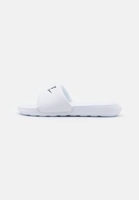 Nike Sportswear VICTORI ONE SLIDE - Pantolette flach - black/light ...