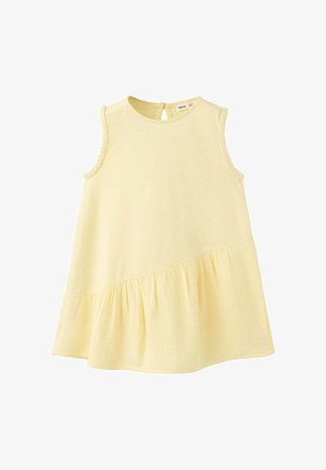 Robe bébé jaune clair sans manches avec encolure ronde, bordure tressée aux emmanchures et détail asymétrique froncé sur l'ourlet.