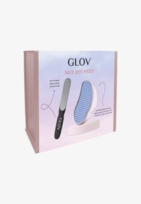 Das GLOV Fußpflege-Set umfasst einen schwarzen Fußschnitzer und eine rosa Glasfeile mit einer blau gemusterten Oberfläche, präsentiert in einer hellrosa Box.