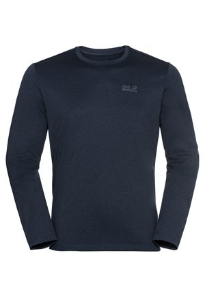Ciemnoniebieska koszulka z długim rękawem i okrągłym dekoltem z subtelnym logo „Jack Wolfskin” na lewej piersi, prezentowana na białym tle.