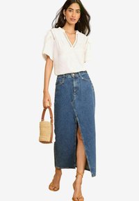 Unausgewählt, ivory white