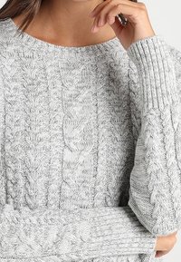 GAP Sweter