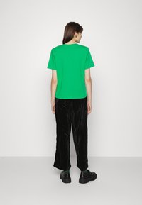 Gestuz JORY TEE - T-shirt estampada - green bee