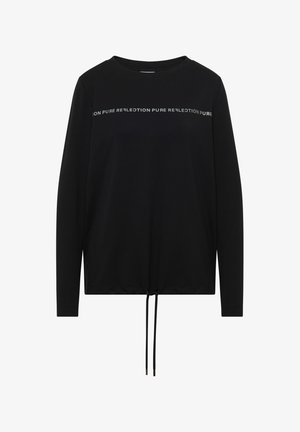 Černý dlouhý rukáv top vyrobený z měkkého materiálu, který má stahovací lem a potištěný textový design na hrudi.