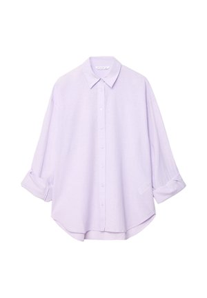 Lichtpaarse button-up shirt met een gespreide kraag, lange opgerolde mouwen en een gebogen zoom. Gemaakt van een soepele, lichte stof.