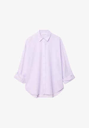 Hellblaue, knopfbare Hemd mit einem gespreizten Kragen, langen, aufgerollten Ärmeln und einem abgerundeten Saum. Hergestellt aus einem glatten, leichten Stoff.