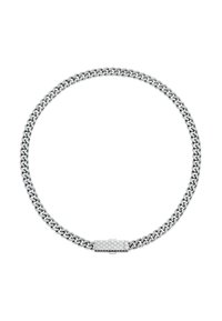 Collana con catena d'argento a maglie intrecciate, caratterizzata da una chiusura rettangolare testurizzata. Finitura lucida, texture liscia e spessore medio.