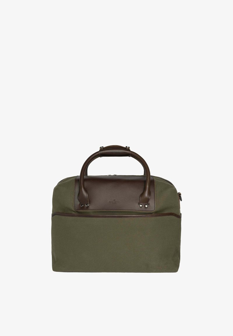 Vihreä kangaskassi ruskeilla nahkavivahteilla, kaksinkertaisilla yläkahvoilla, vetoketjukiinnityksellä ja yksinkertaisella muotoilulla. Sisältää minimaalista varustusta ja logotarkkuutta.