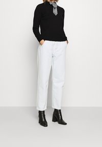 Molly Bracken Stickad tröja - black