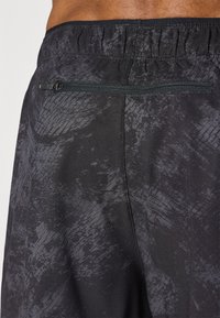 New Balance PRINTED SHORT - Sport rövidnadrágok - castlerock
