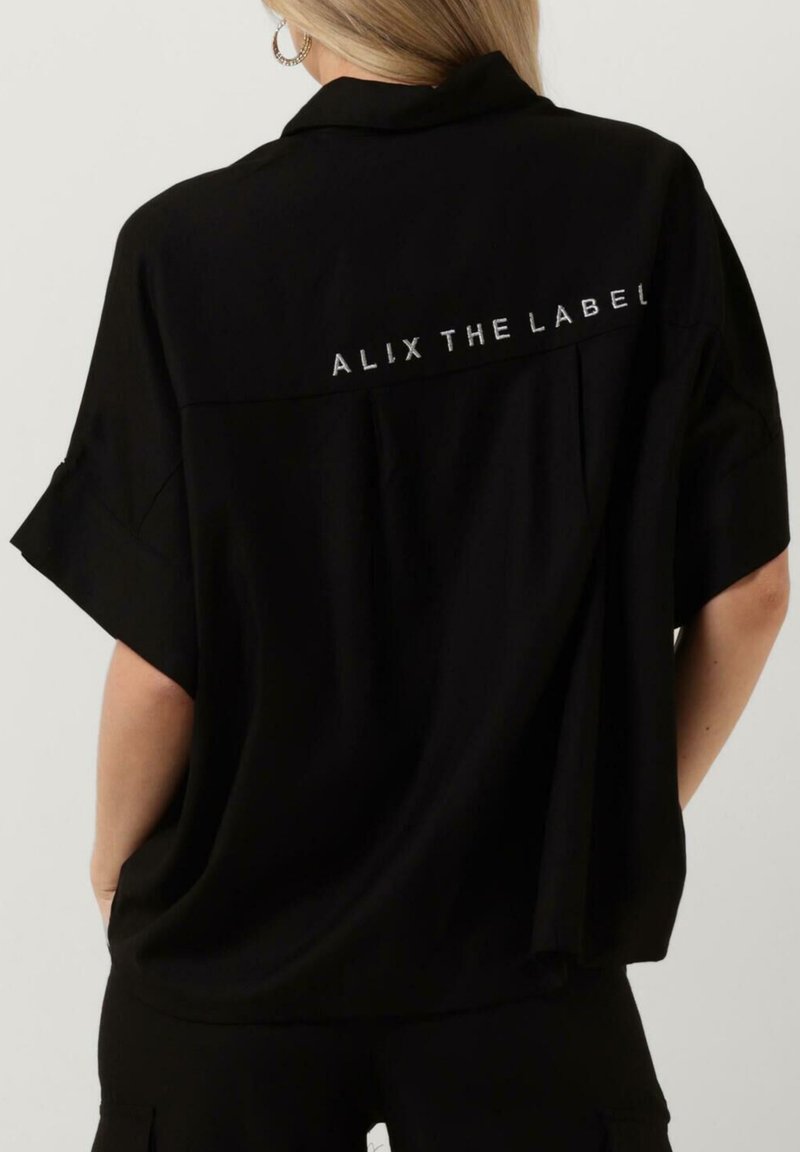 alix the label badpak