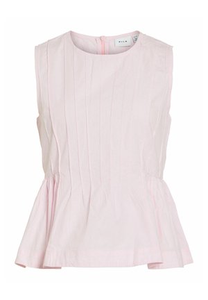 Różowa bluzka bez rękawów z pionowymi plisami z przodu i delikatnym rozszerzeniem peplum w talii, z zapięciem na zamek z tyłu.
