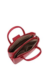 Borsa a mano rossa in pelle con due scomparti con zip, rivestimento in tessuto beige, due manici e una trama sottile. Presenta una tasca esterna con patta.