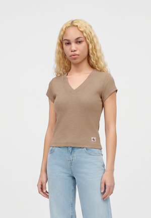 Calvin Klein Jeans, RIBBED COTTON V-NECK T-SHIRT - Обикновена тениска - brown