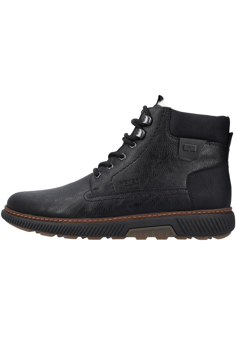 Botas de tobillo de cuero negro con un acabado texturizado, puntera redonda, diseño con cordones, cuello acolchado y suela de goma de color contrastante.