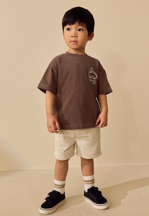 Next, REGULAR FIT - SHORT SLEEVE BACK PRINT T-SHIRT  . - T-Shirt print - chocolate brown dinosaur club oversized