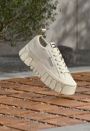 FLATFORM CHUNKY - Sneakers laag - ivory