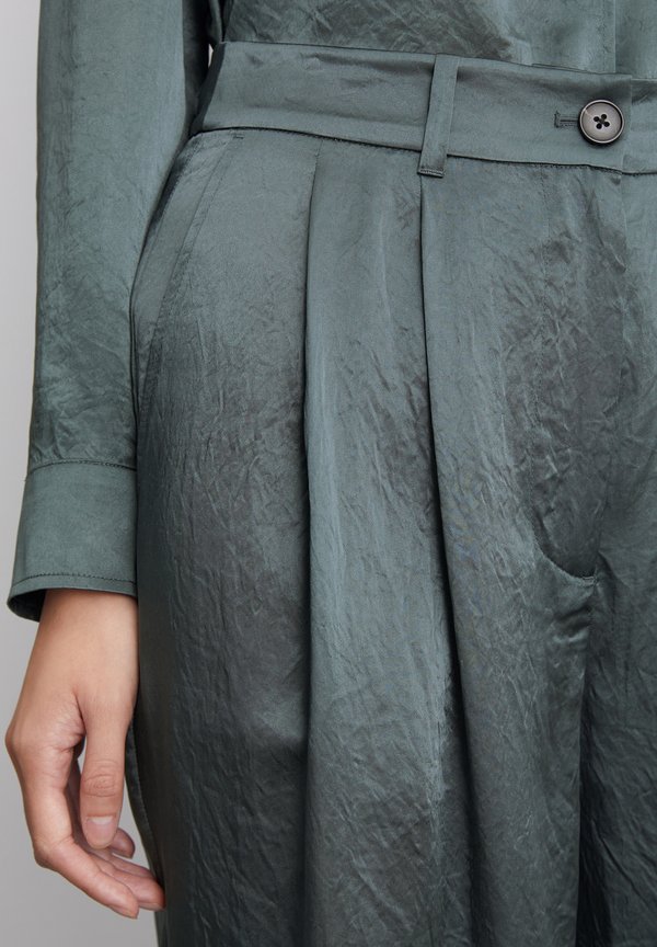 PLEATED STYLE WELT POCKETS - Trousers - deep emerald4