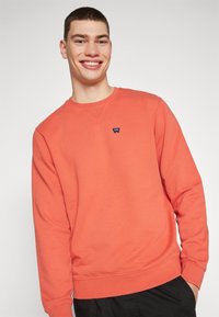 Wrangler SIGN OFF CREW - Felpa - burnt sienna