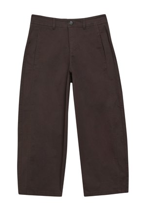 Dunkelbraune Hose mit weitem Bein, Gürtelschlaufen, vorderer Knopfleiste und Seitentaschen, flach auf weißem Hintergrund ausgelegt.