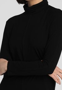 Madnezz House ALBA - Freizeitkleid - black