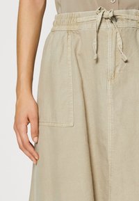 Esprit A-linjekjol - khaki