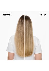 Lang haar weergegeven in twee secties gelabeld "Voor" en "Na." Voor: golvend, pluizig en ongelijk. Na: glad, steil en gelijkmatig geknipt.