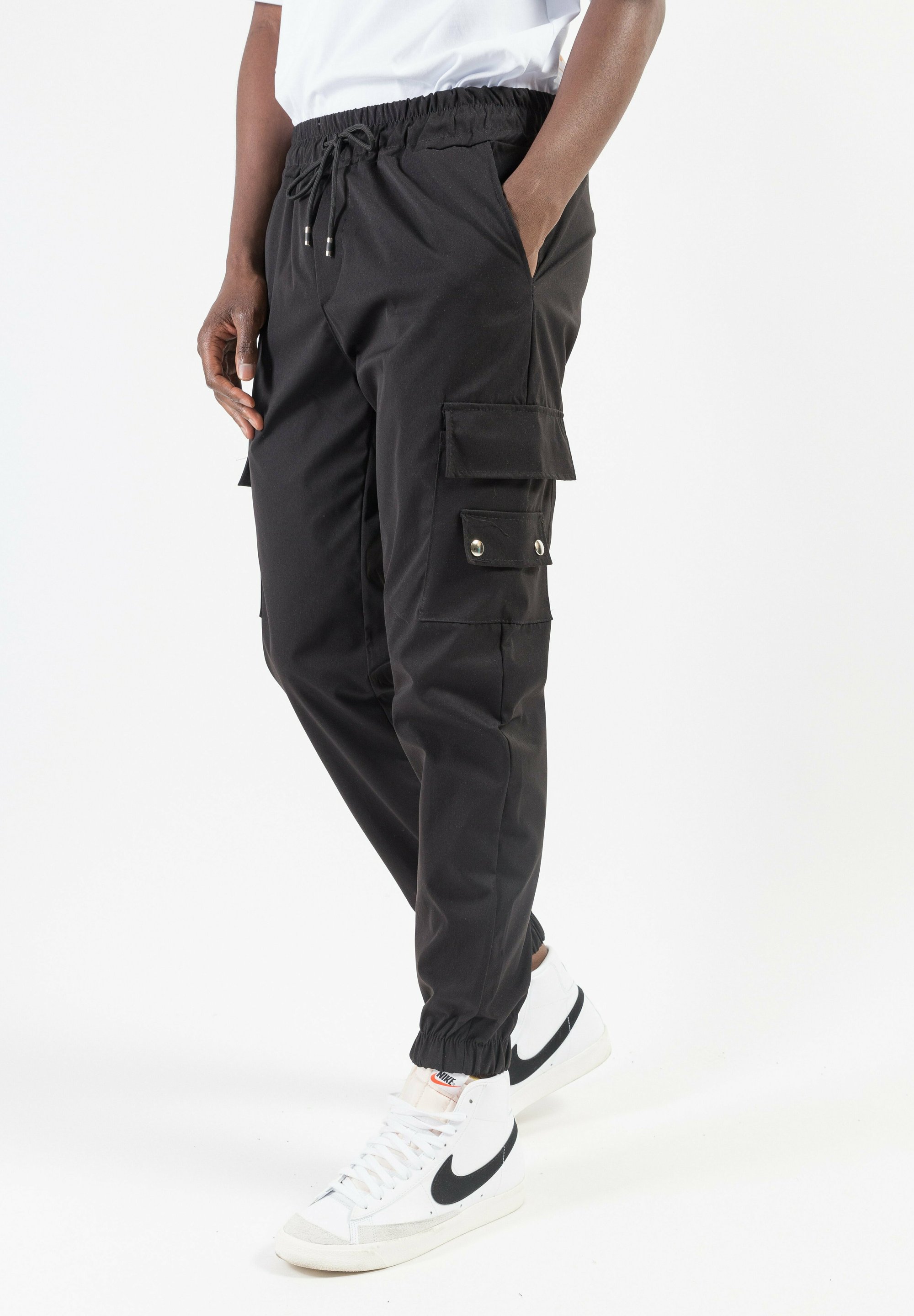 Pantalon Cargo Jogging Noir Domestic International Traders